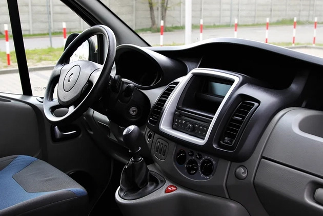 Renault Trafic cena 58990 przebieg: 208900, rok produkcji 2013 z Biała małe 466